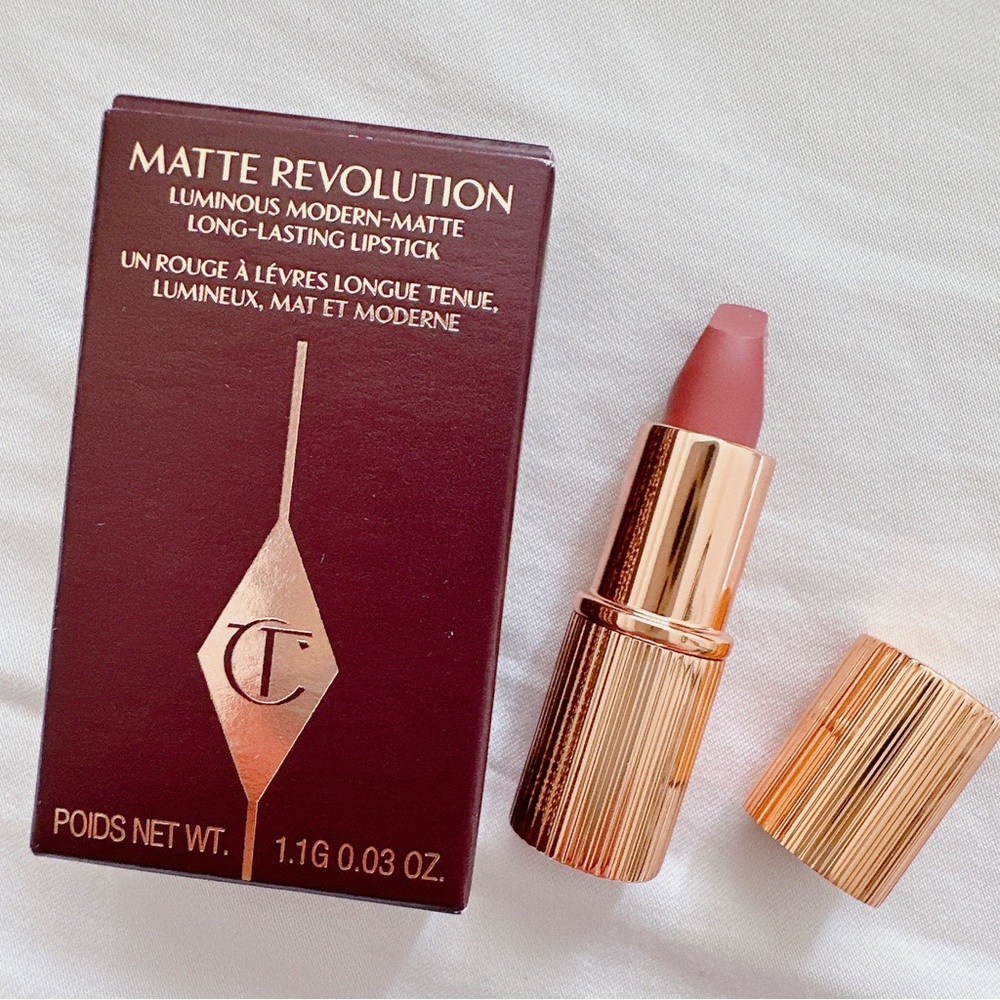 CHARLOTTE TILBURY💄Matte Revolution Lipstick